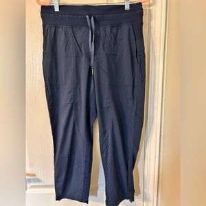 Lululemon Mid Rise Dance Studio Cropped Pant - Size 10 Navy